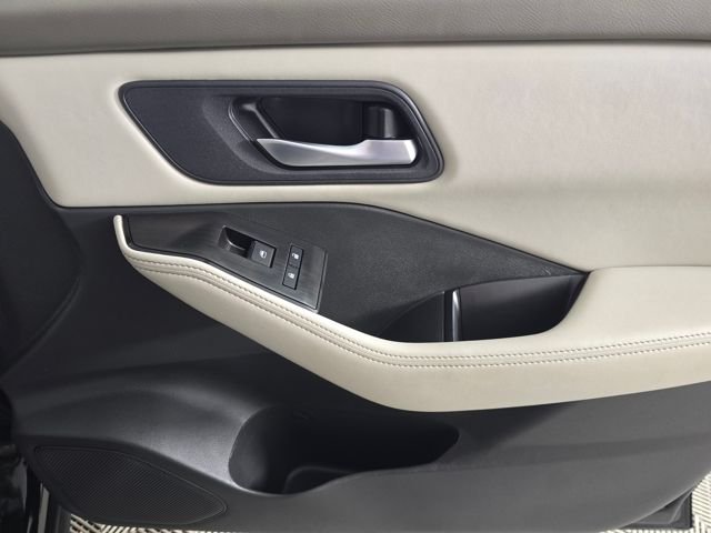 Certified Used 2025 Super Black Nissan SV image 3