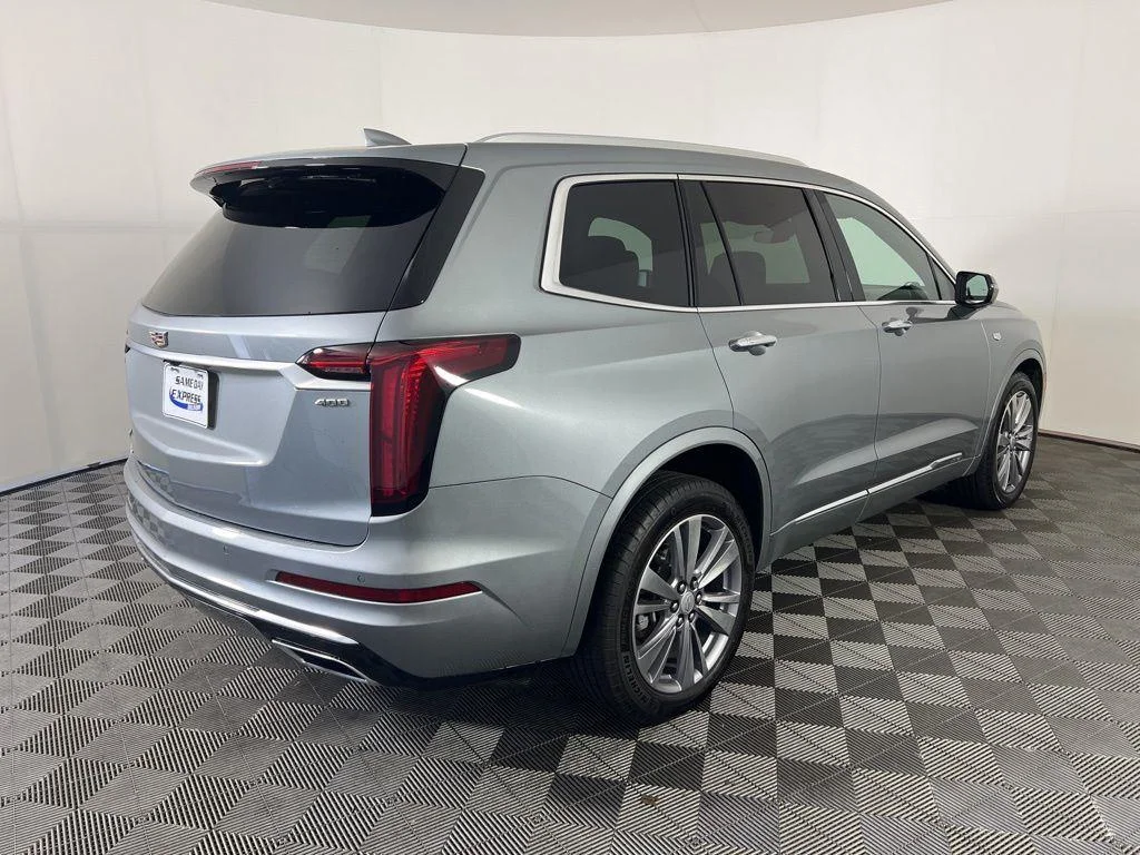 Used 2025 Silver Metallic Cadillac Premium Luxury image 29