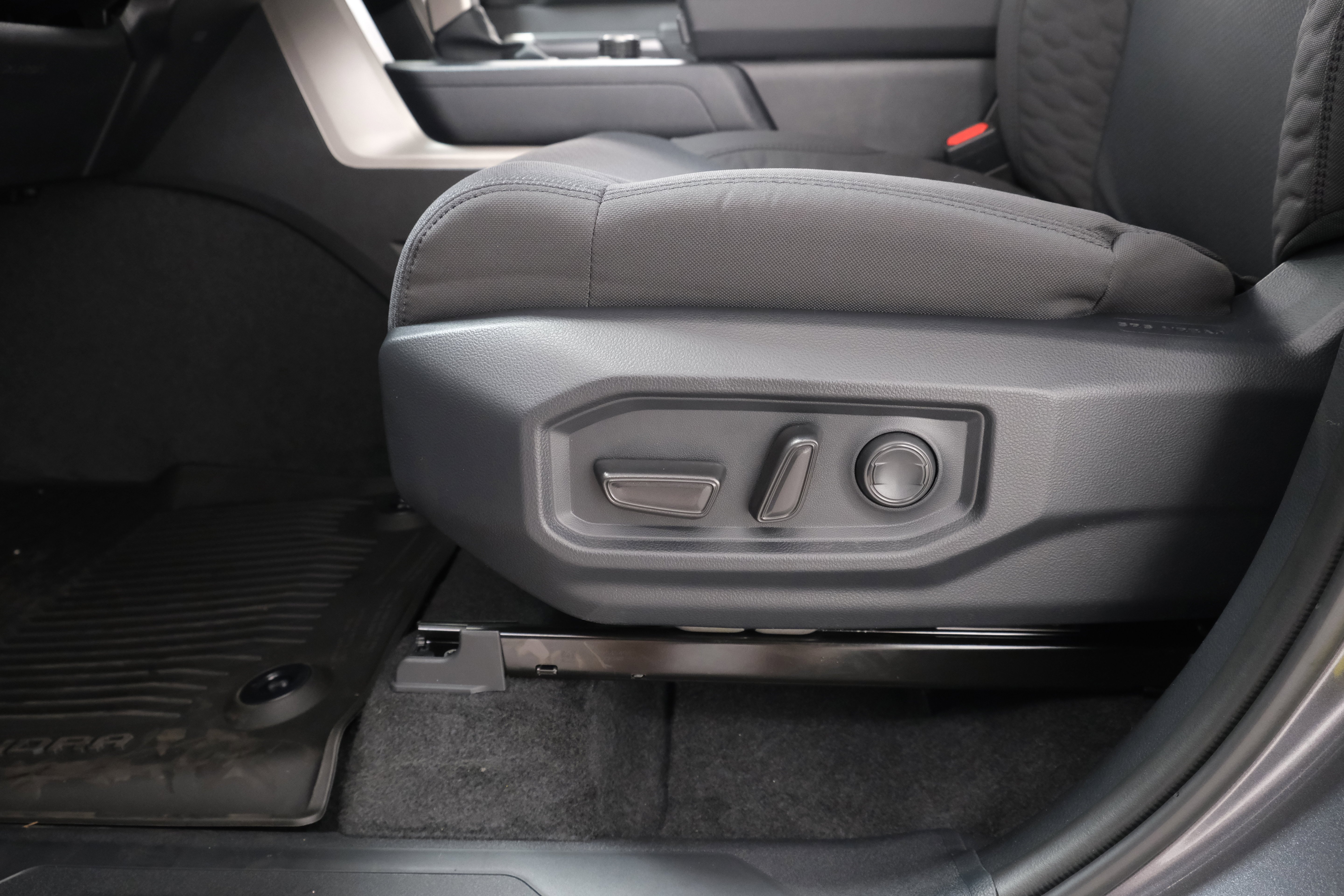 2026 Toyota Tundra SR5 - Photo 31