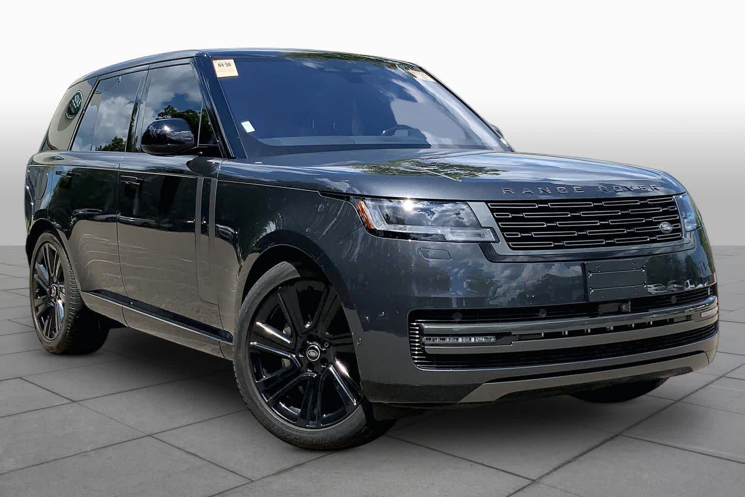 Used 2023 Carpathian Grey Premium Metallic Land Rover SE image 3