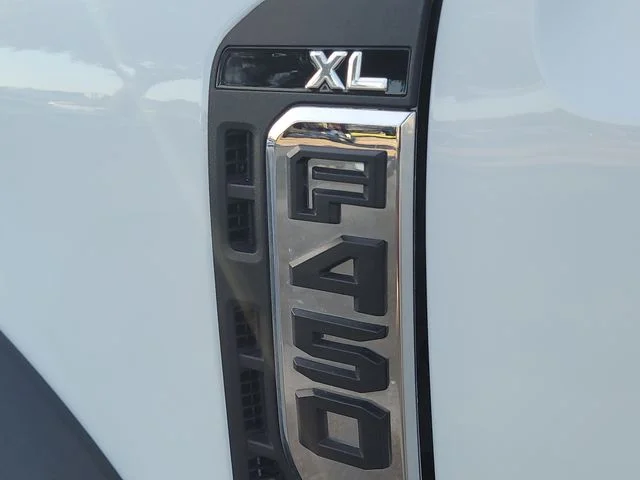 Used 2025 White Ford XL image 9