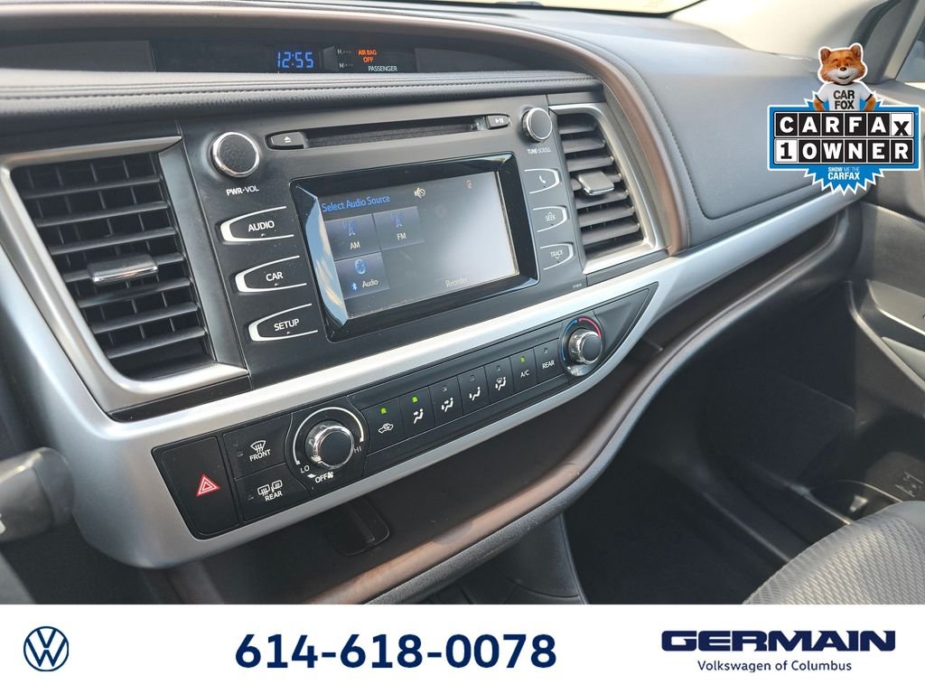 Used 2019 Shoreline Mist Toyota LE image 27