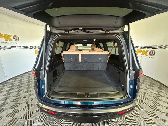 New 2026 Fathom Blue Pearl-Coat Exterior Paint (Late Availability) Jeep Grand Wagoneer image 5