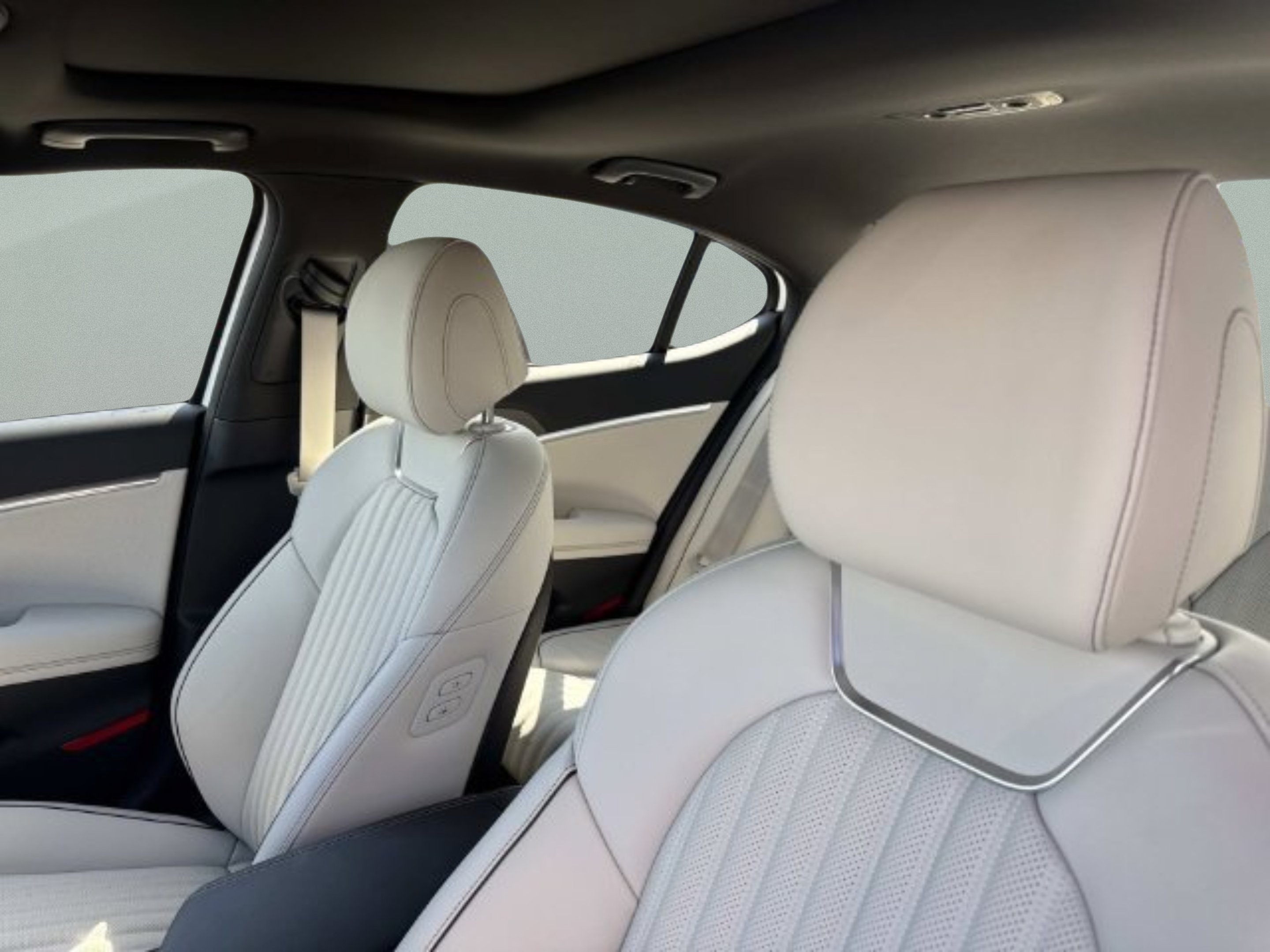 New 2027 Uyuni White Genesis 2.5T Sport Prestige image 18