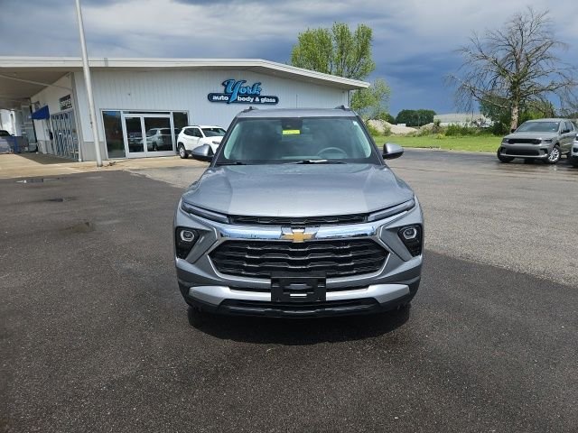 Used 2025 Gray Chevrolet LT image 3
