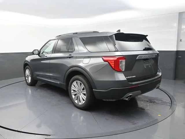 Used 2023 Gray Ford Limited image 6