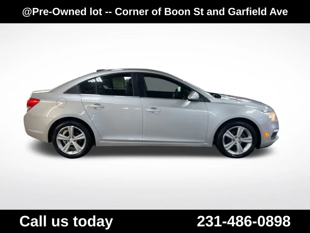Used 2015 Silver Chevrolet 2LT image 6