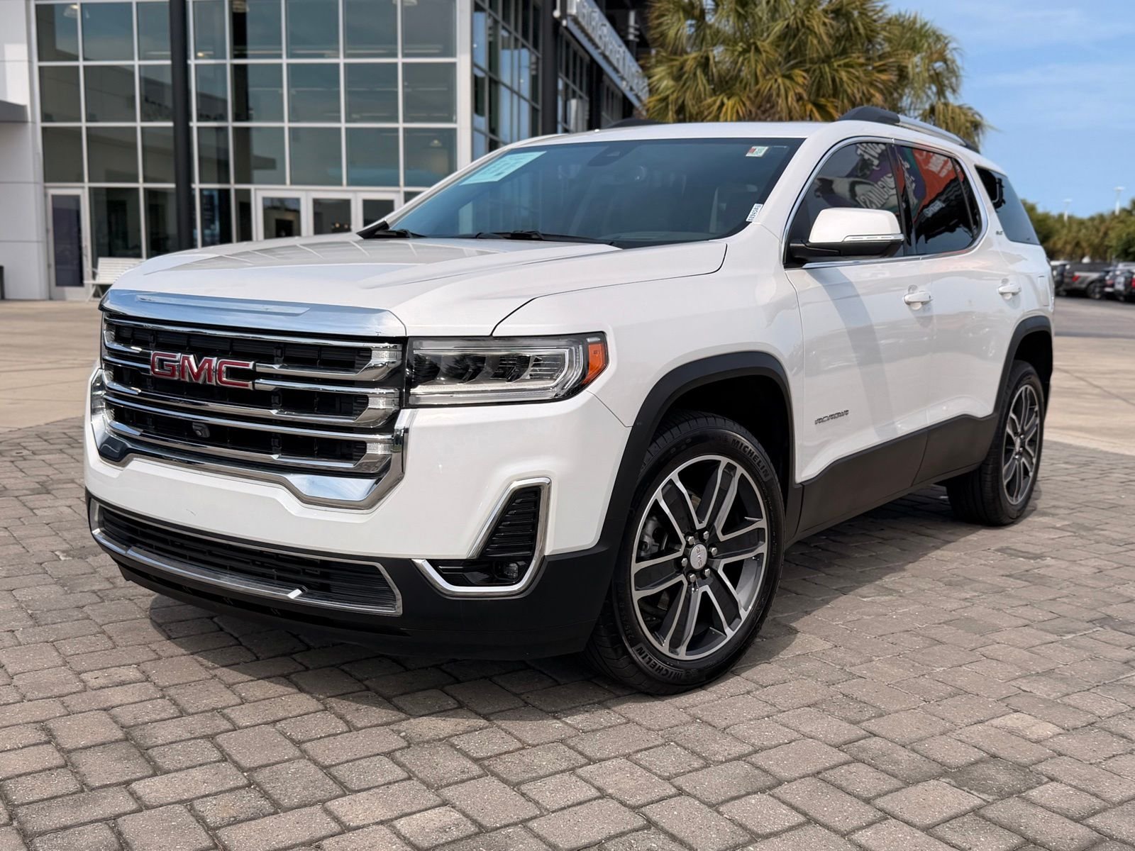 2023 GMC Acadia SLT FWD's photo
