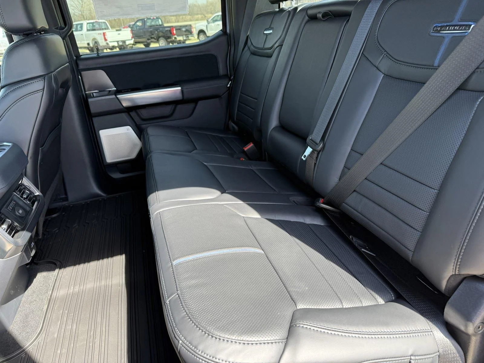 New 2026 Glacier Gray Metallic Tri-Coat Ford F-250® Platinum® image 31
