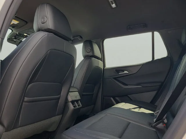 New 2027 Summit White Chevrolet LT image 12
