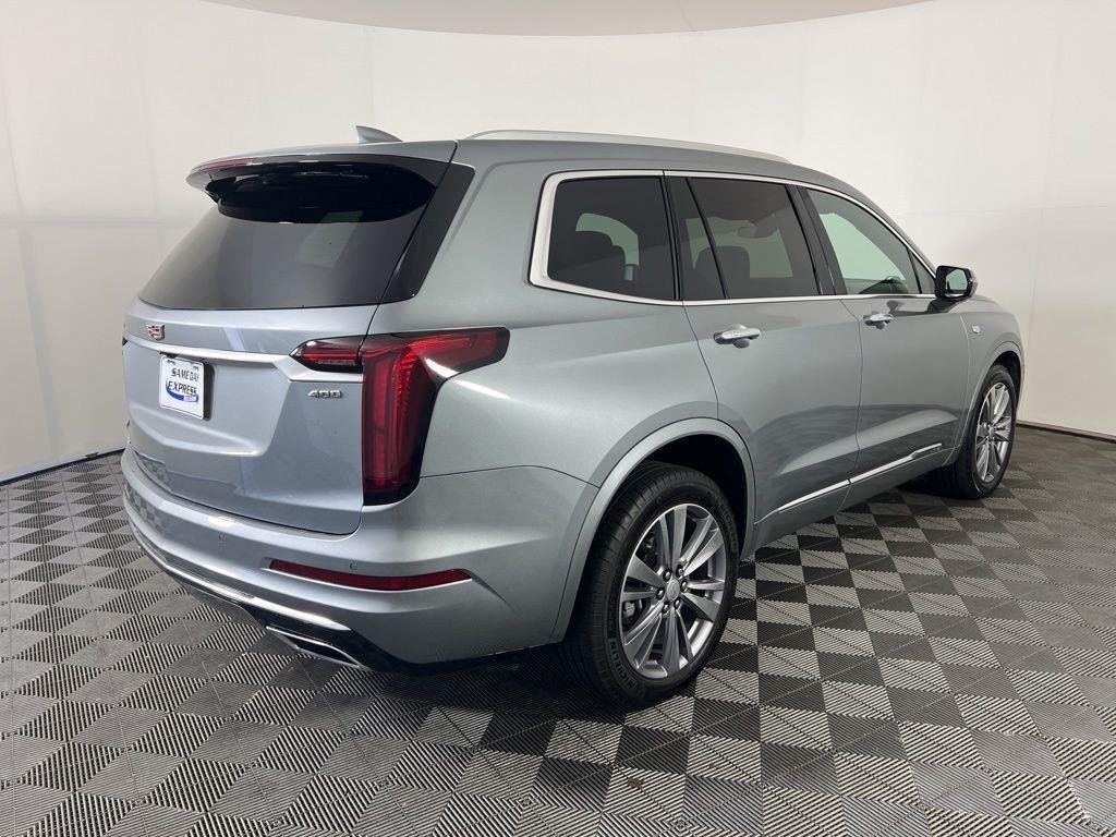 Used 2025 Silver Metallic Cadillac Premium Luxury image 29