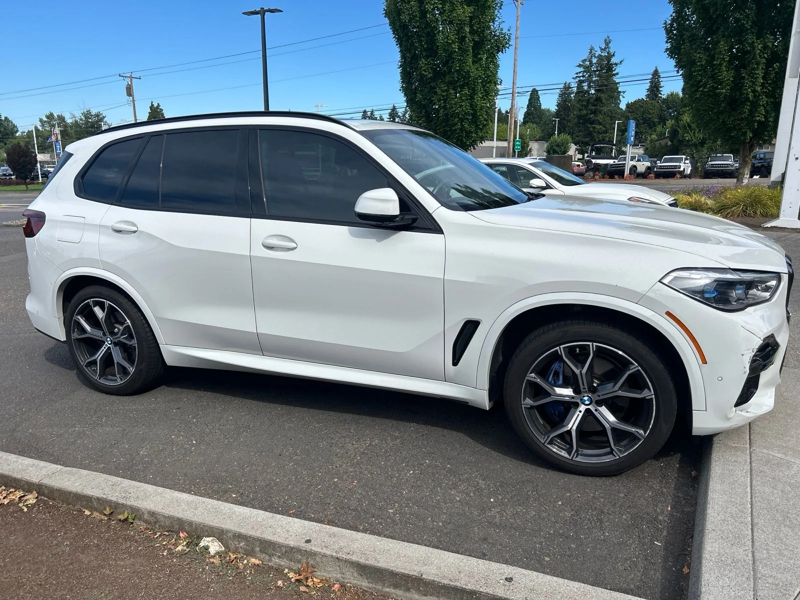 Used 2022 Alpine White BMW xDrive40i image 3