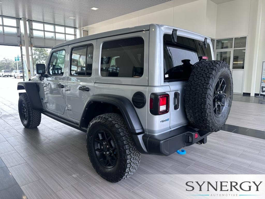 Used 2024 Silver Zynith Clearcoat Jeep Willys image 9
