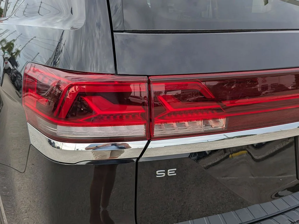 New 2026 Black Volkswagen 2.0T SE w/Technology image 8