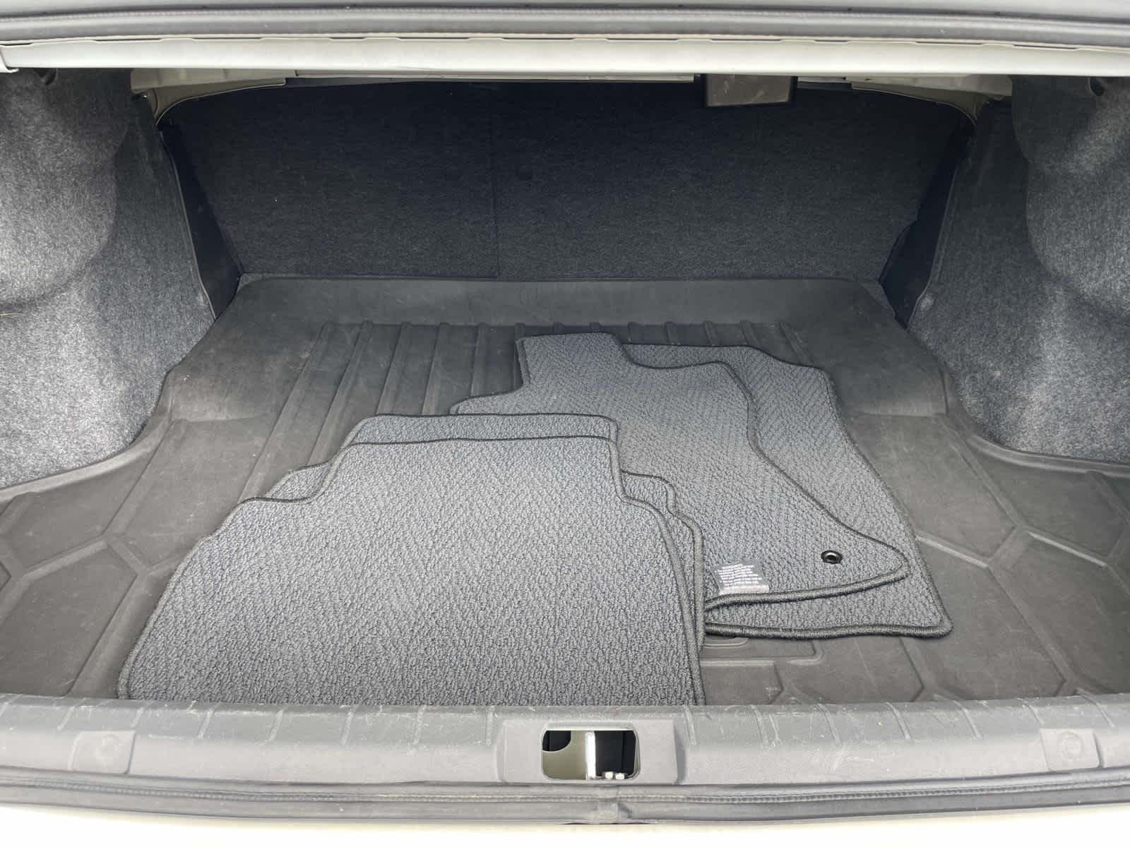 Used 2019  Subaru Limited image 23