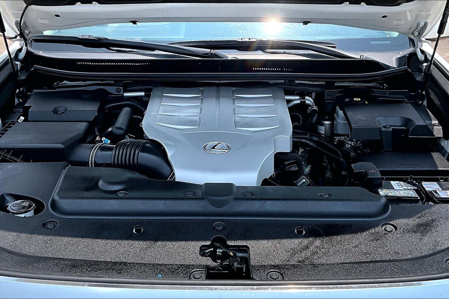 Used 2021 Starfire Pearl Lexus Premium image 31