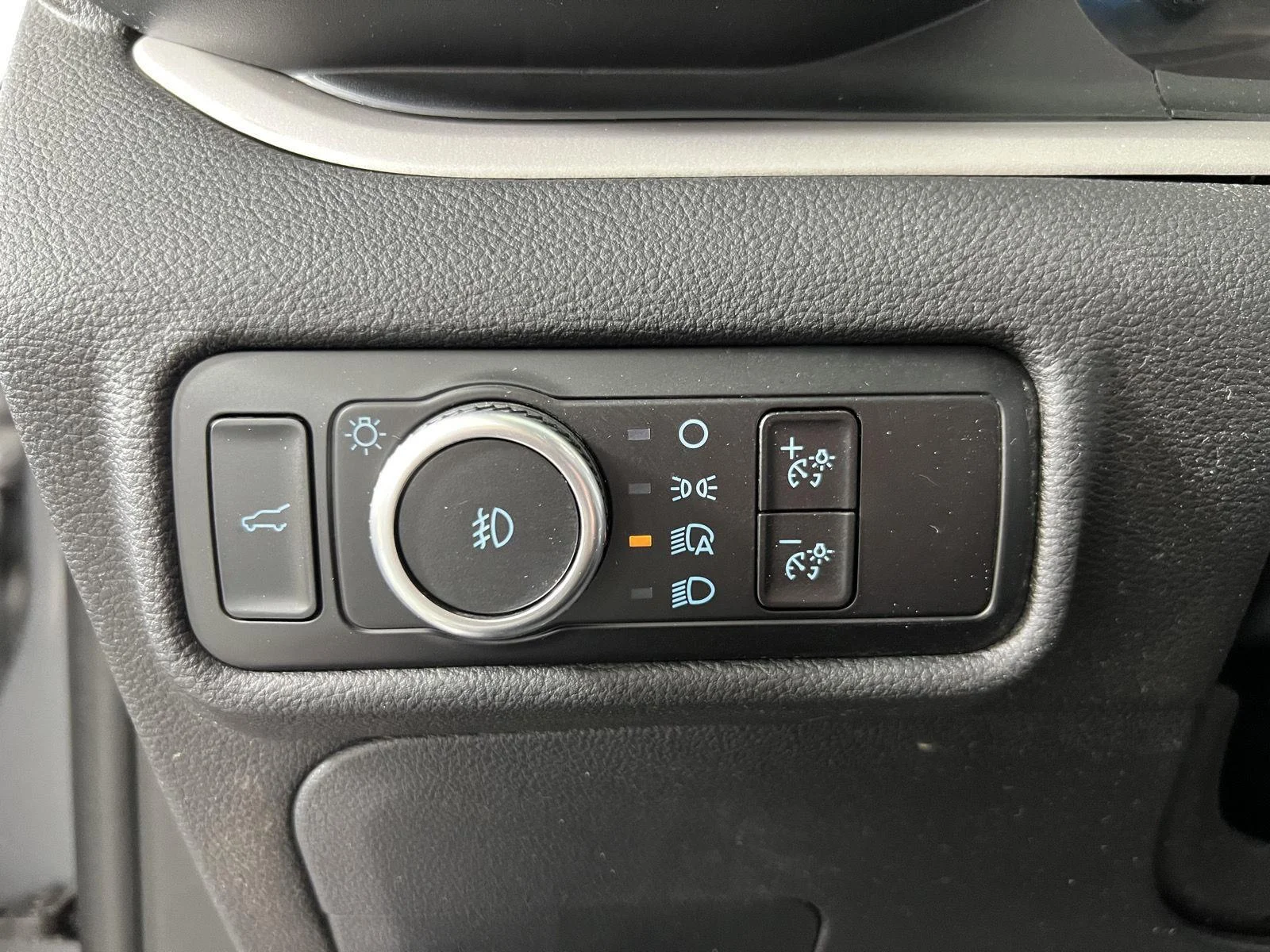 Used 2023 Gray Metallic Ford XLT image 16