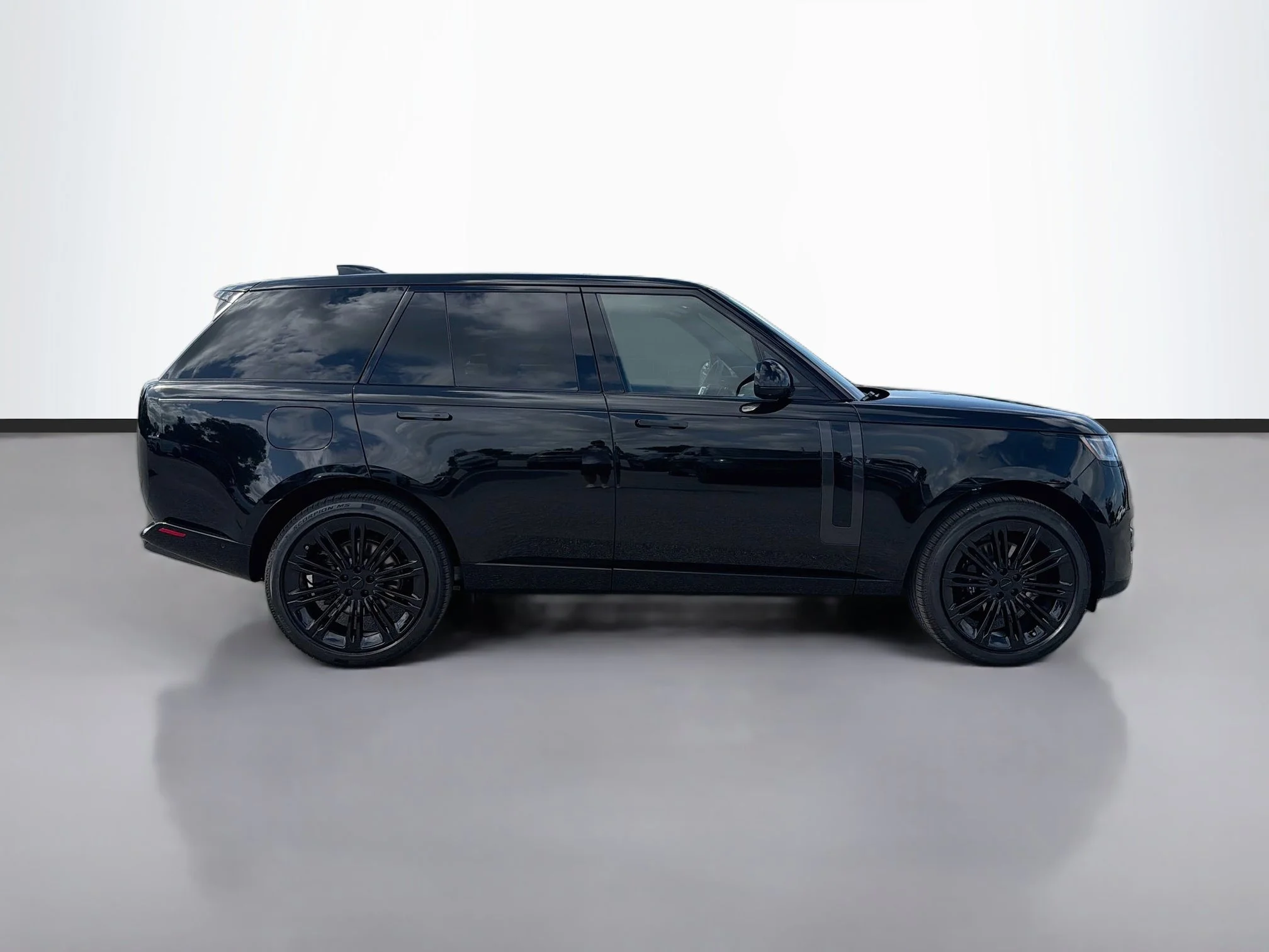 New 2026 Santorini Black Land Rover SE image 6