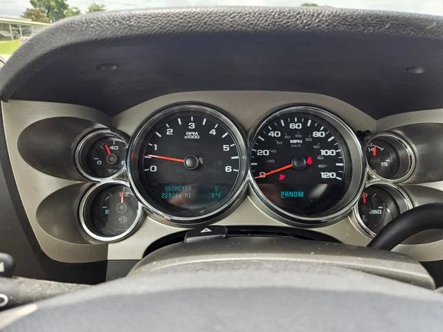Used 2013 Black GMC SLE image 15
