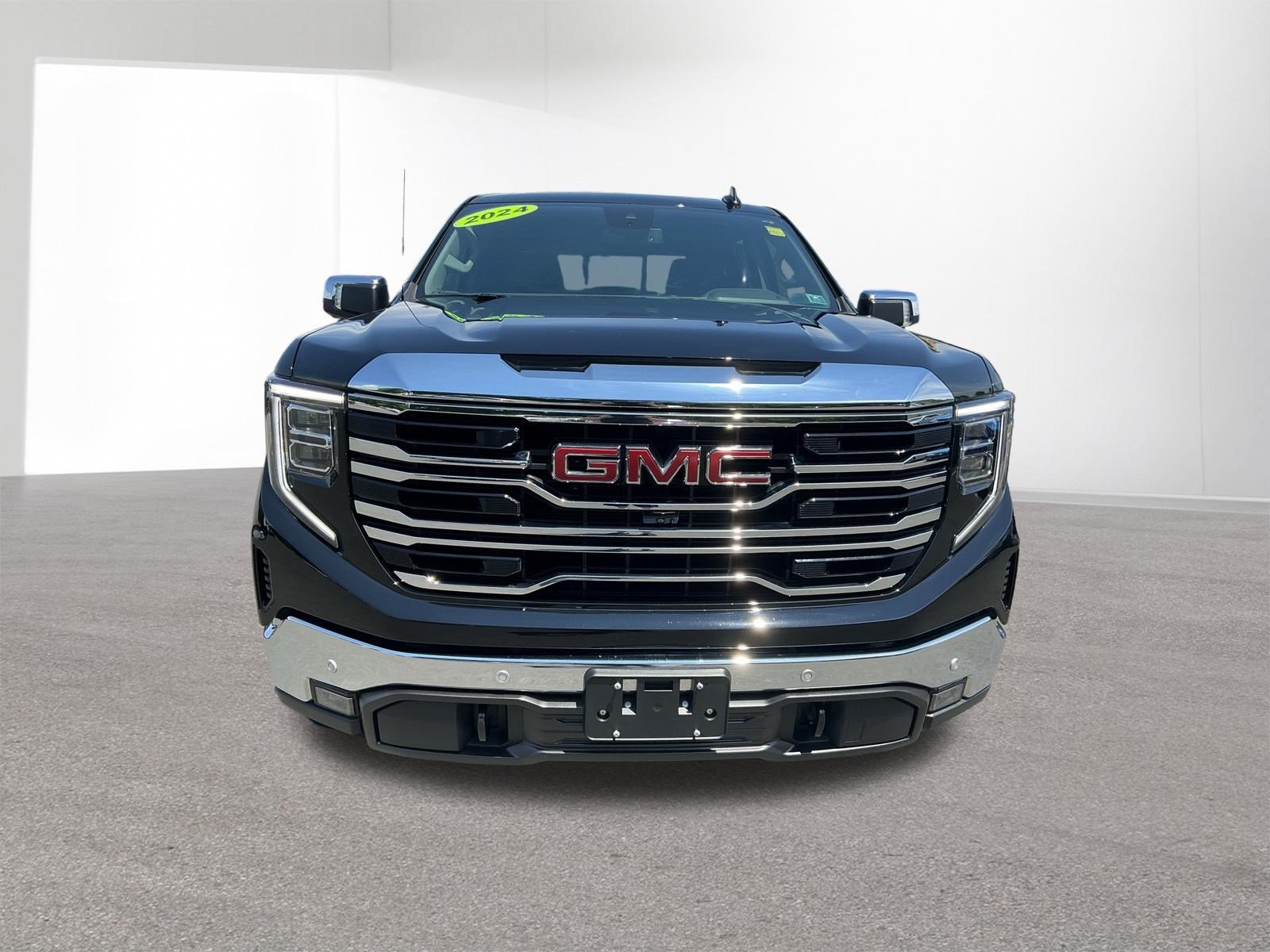 Used 2024 Onyx Black GMC SLT image 8
