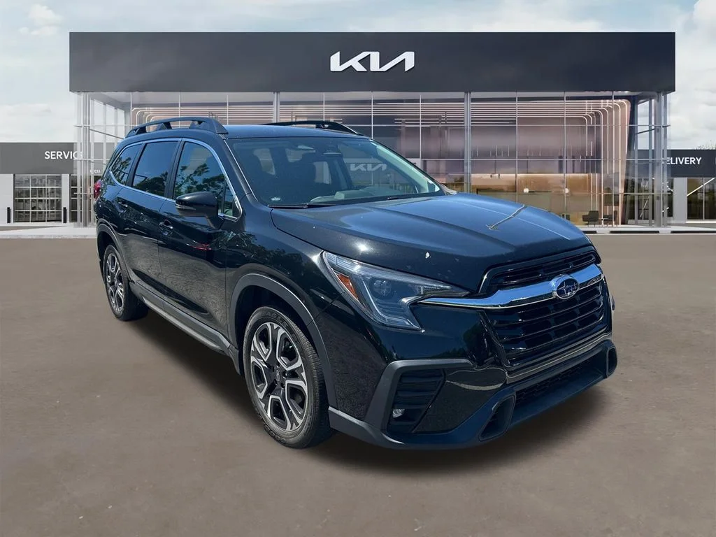 2023 Subaru Ascent Limited 7 Passenger's photo