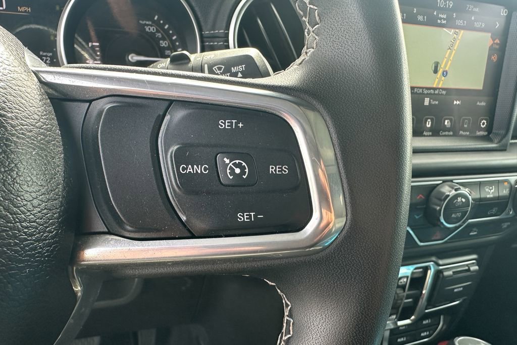 Used 2023 Grey Jeep Sahara image 17