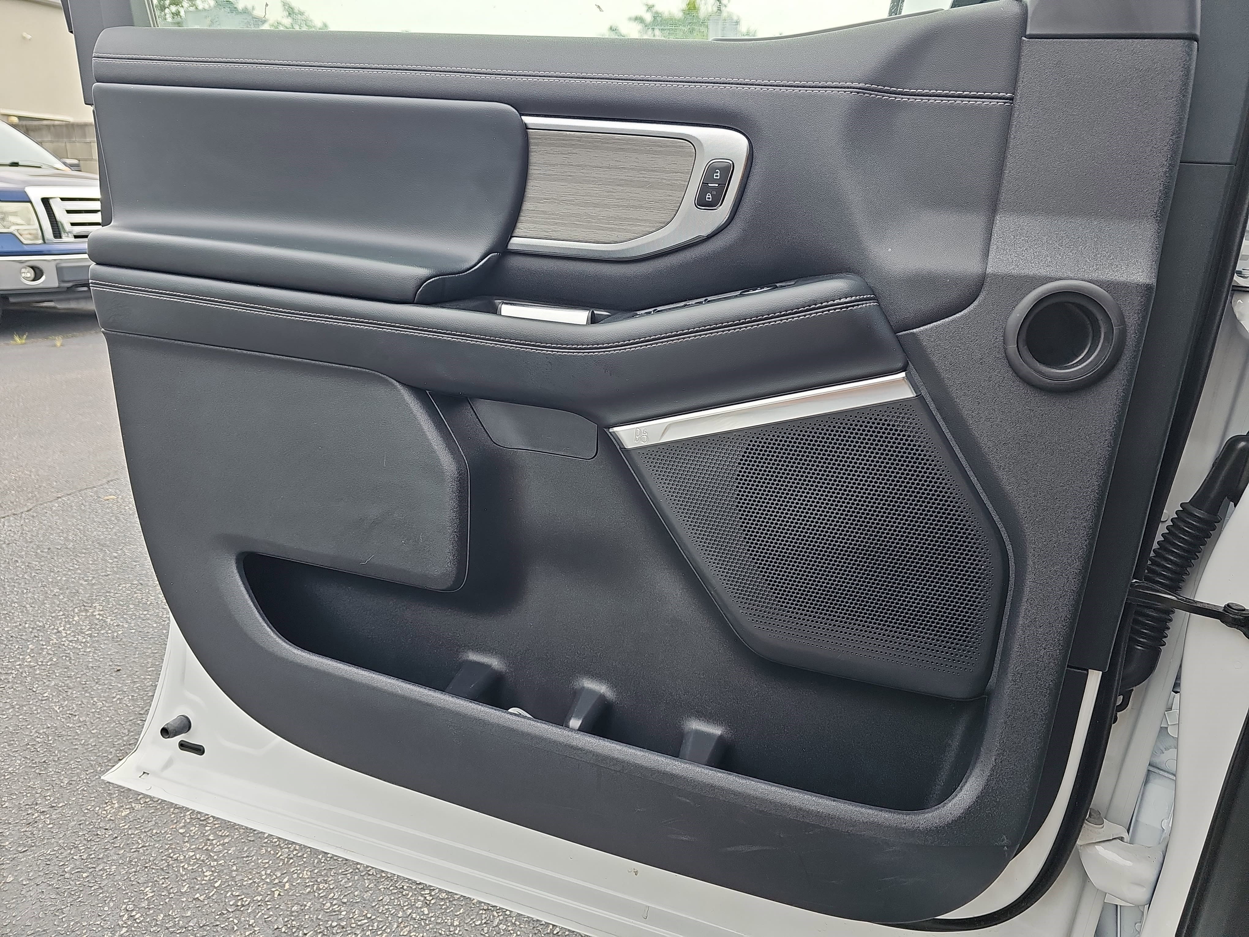 Certified Used 2025 Oxford White Ford Platinum image 25