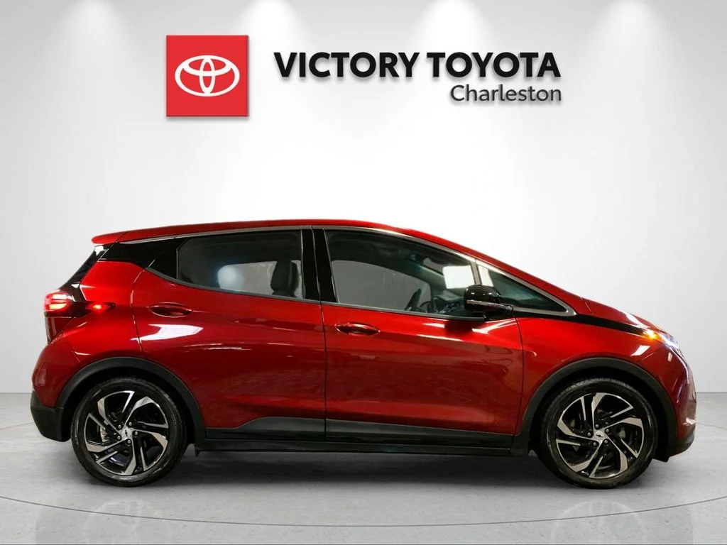 Used 2023 Red Chevrolet 2LT image 6
