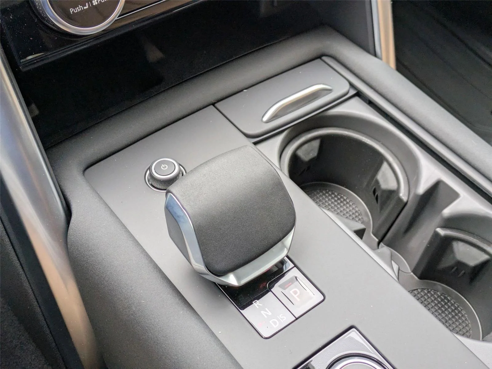 Certified Used 2026 Fuji White Land Rover Dynamic SE image 24