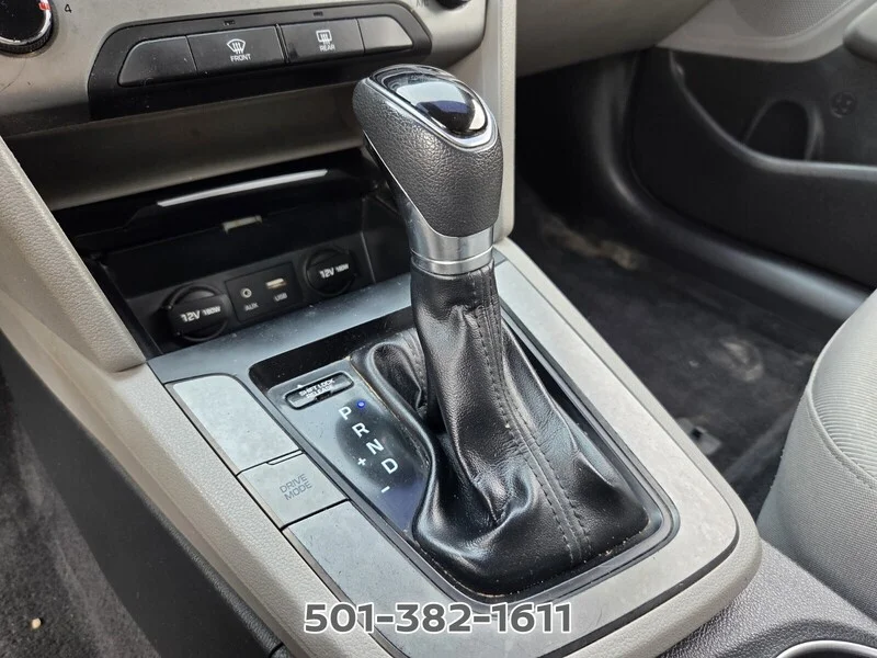 Used 2017 Galactic Gray HYUNDAI SE 2.0L AUTO (ULSAN PLANT) image 23