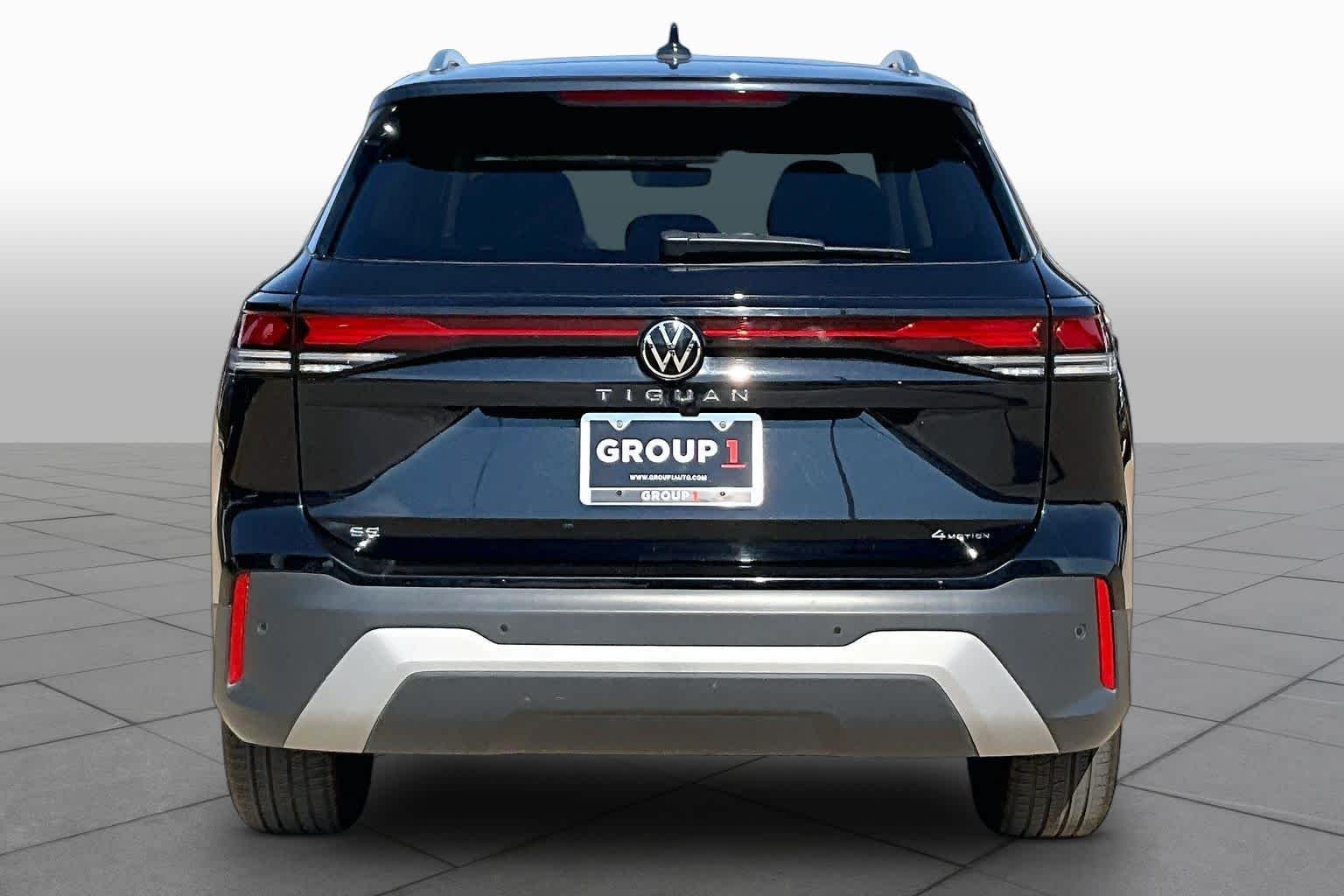 Used 2026  Volkswagen SE image 5