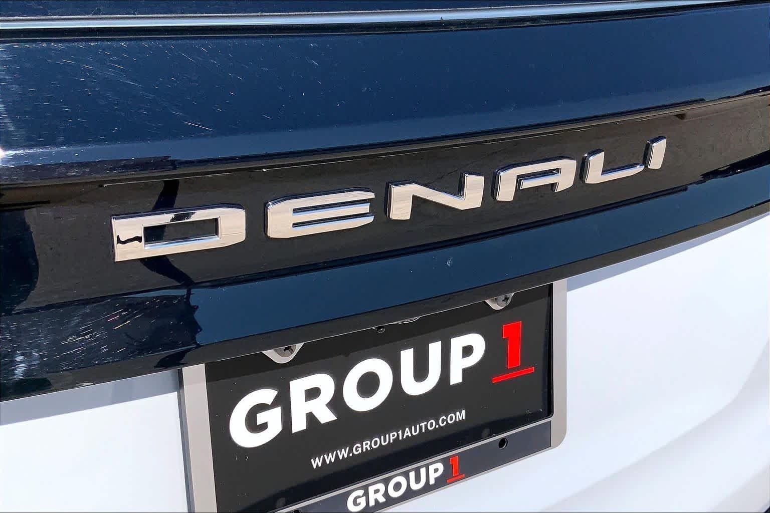 Used 2026 Glacier White Tricoat GMC FWD Denali image 10