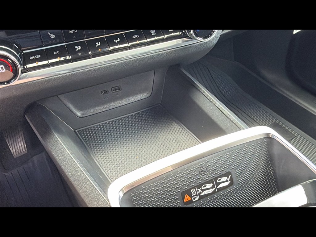 2027 Chevrolet Equinox LT - Photo 20