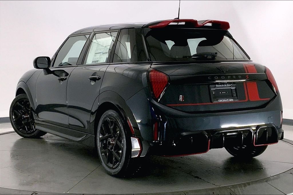 New 2026 Legend Grey Metallic MINI Iconic image 2