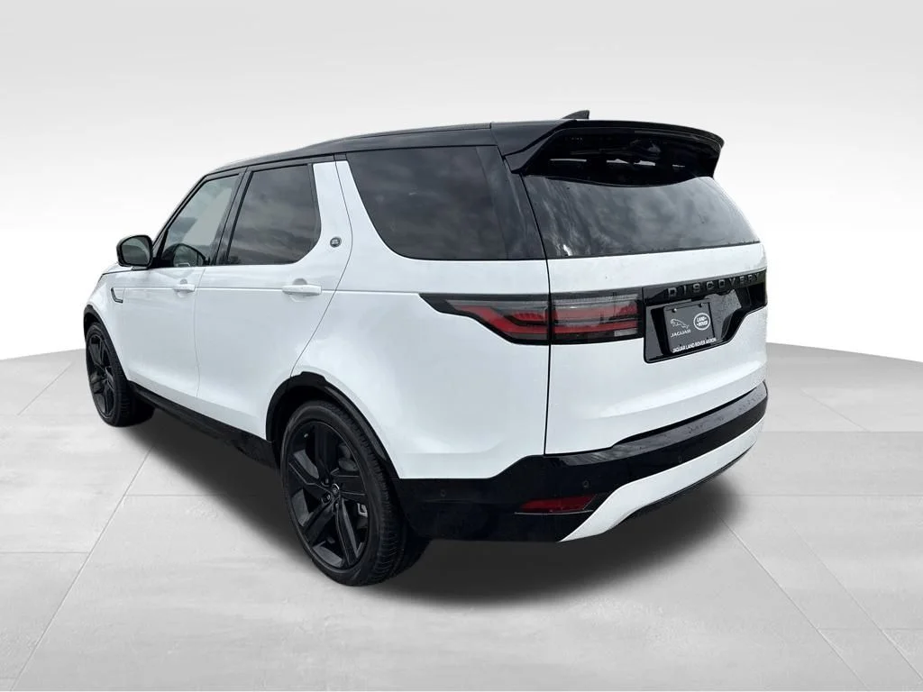 Used 2025 White Land Rover Dynamic SE image 3