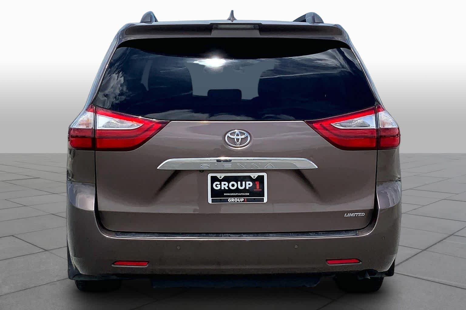 Used 2018 Toasted Walnut Pearl Toyota Limited image 5