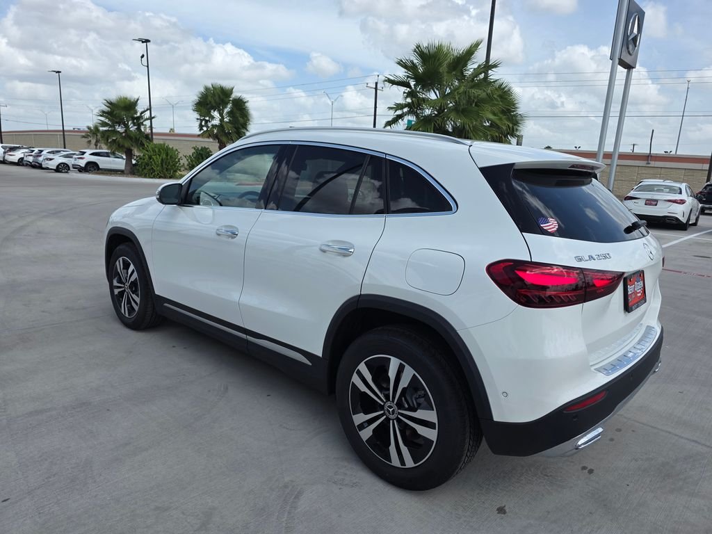 New 2026 Polar White Mercedes-Benz GLA 250 image 5
