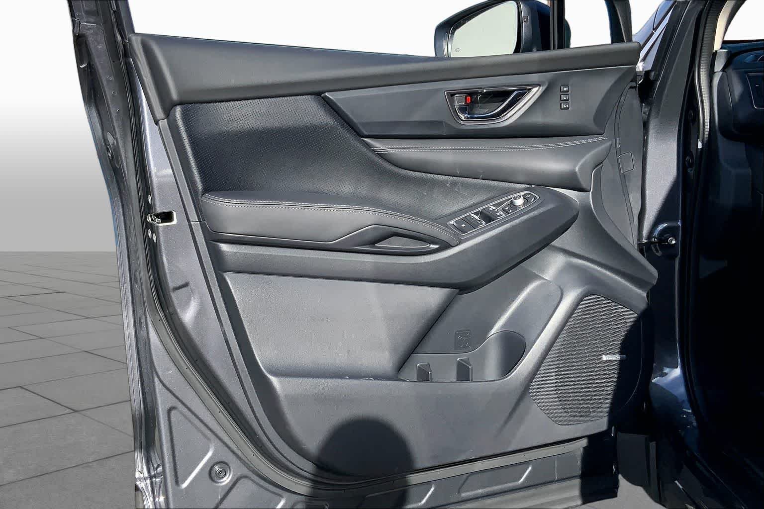 New 2026 MAGNETITE GRAY METALLIC Subaru Limited 7-Passenger image 10