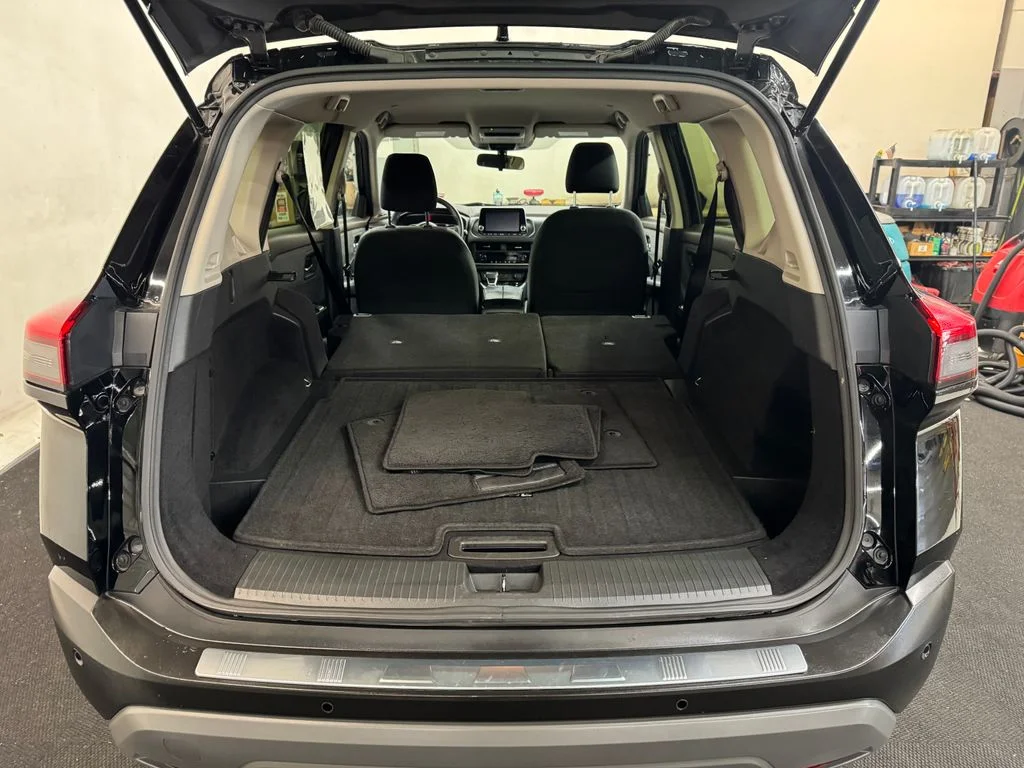 Used 2023 Black Nissan SV image 7