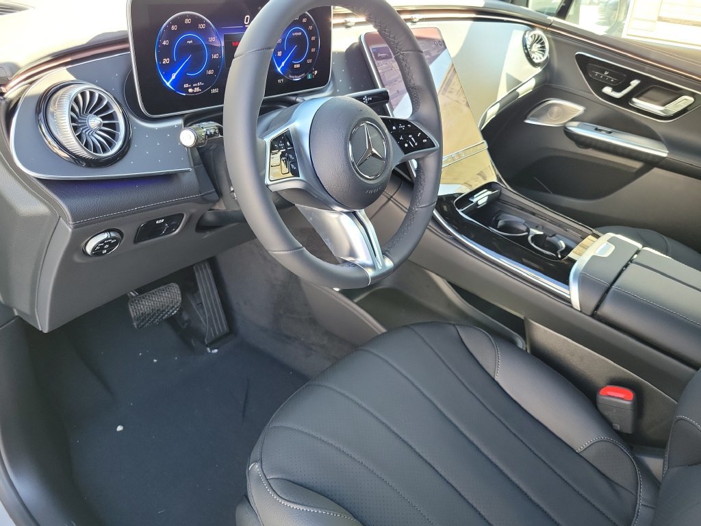 New 2027 MANUFAKTUR Alpine Grey Mercedes-Benz EQE 320 image 17