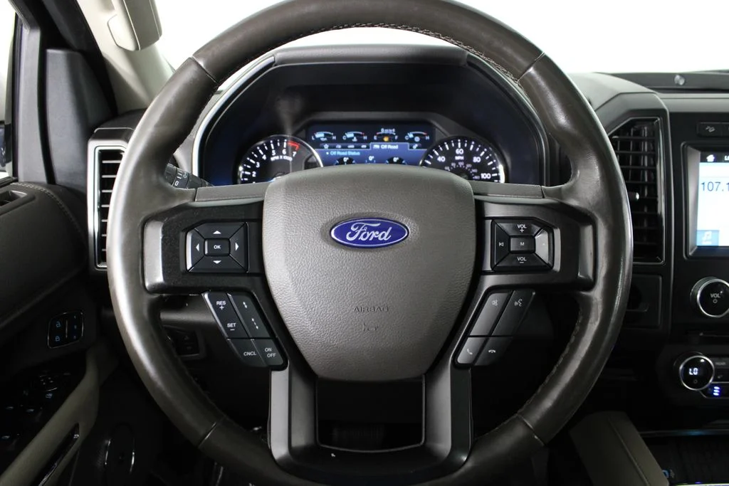 Used 2018 White Ford Limited image 9