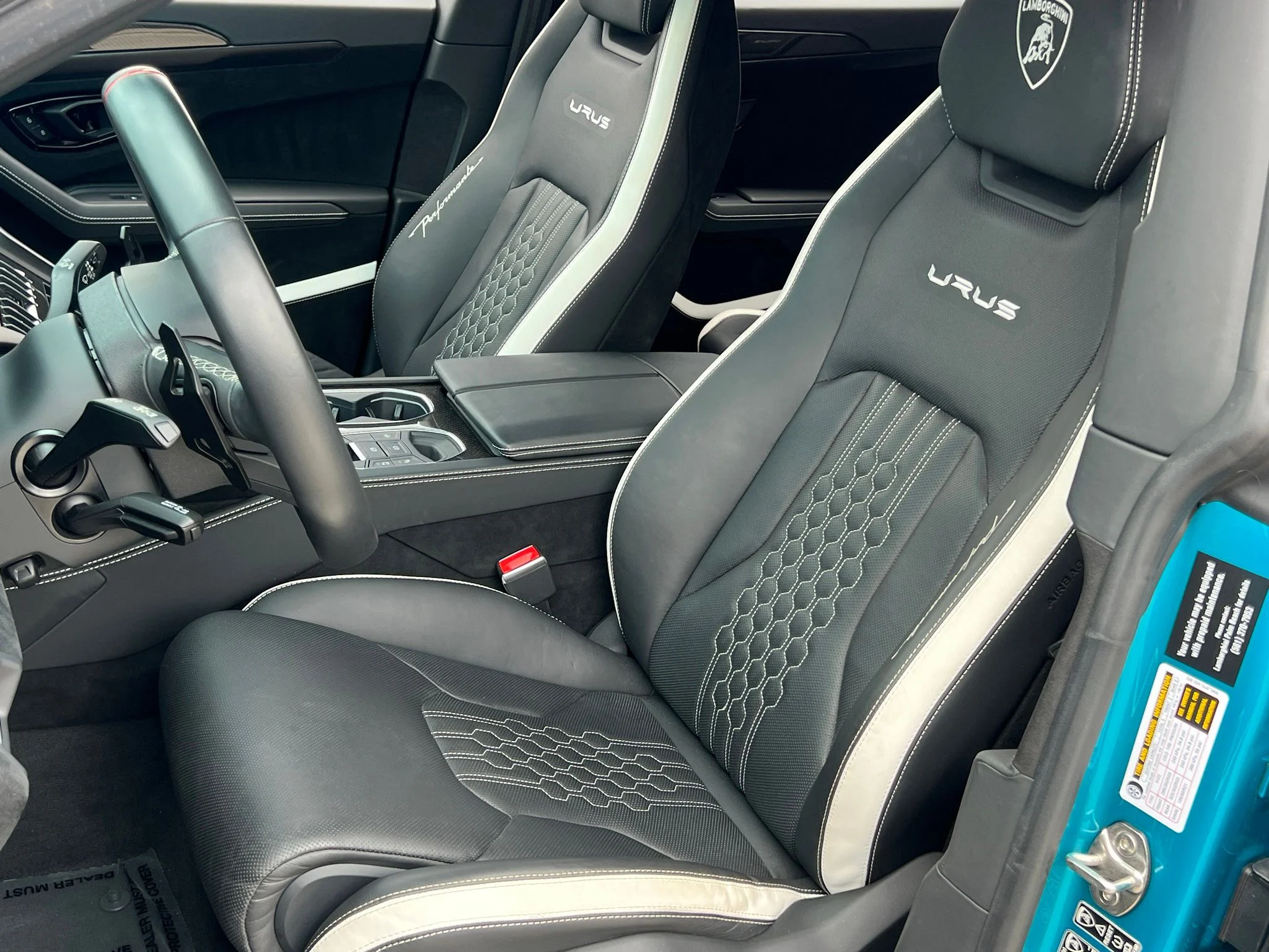 Used 2023 Blue Lamborghini Performante image 20