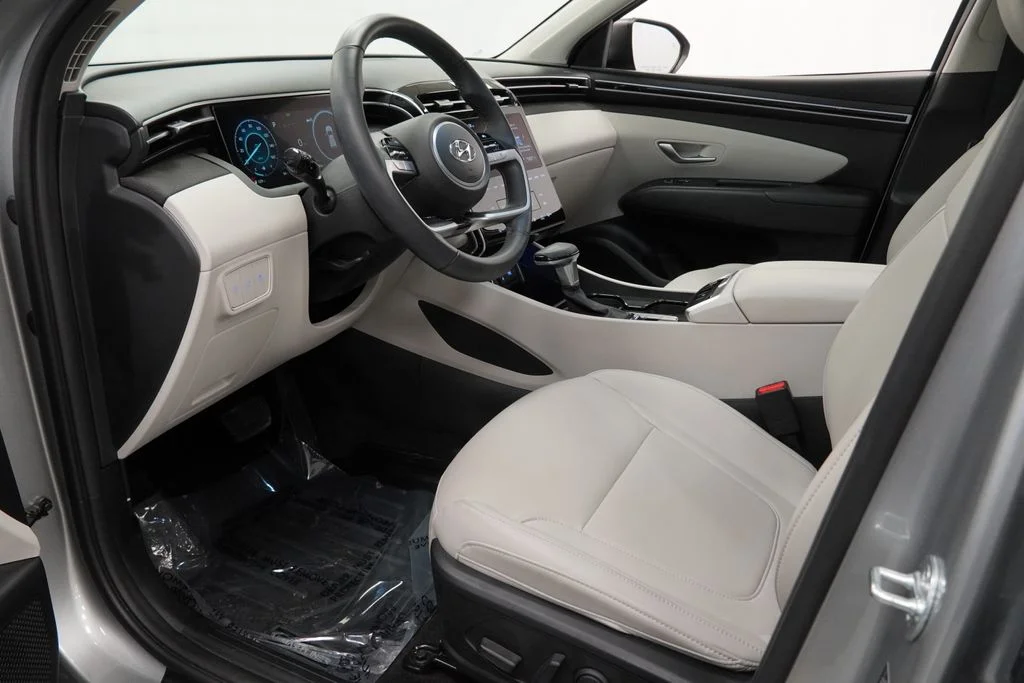 Used 2024 Silver Hyundai SEL image 17