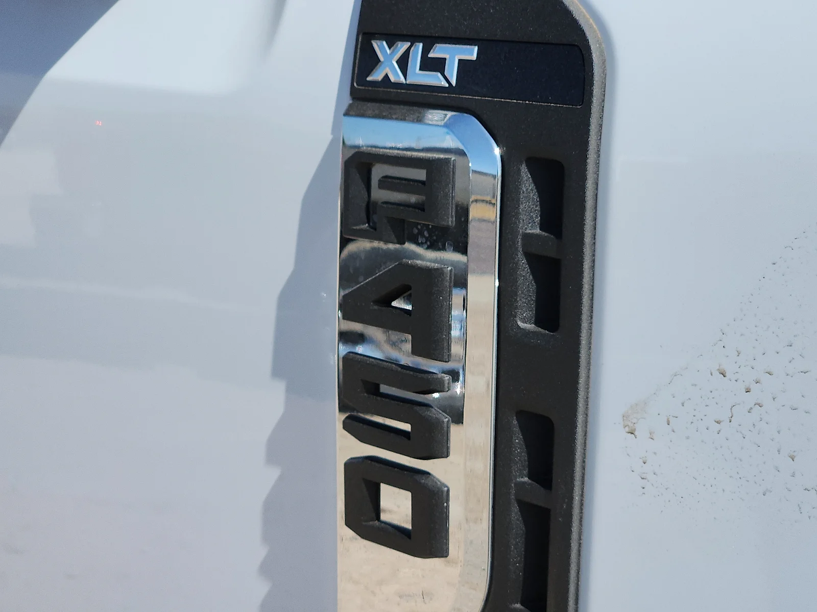 New 2027 Oxford White Ford XLT image 10