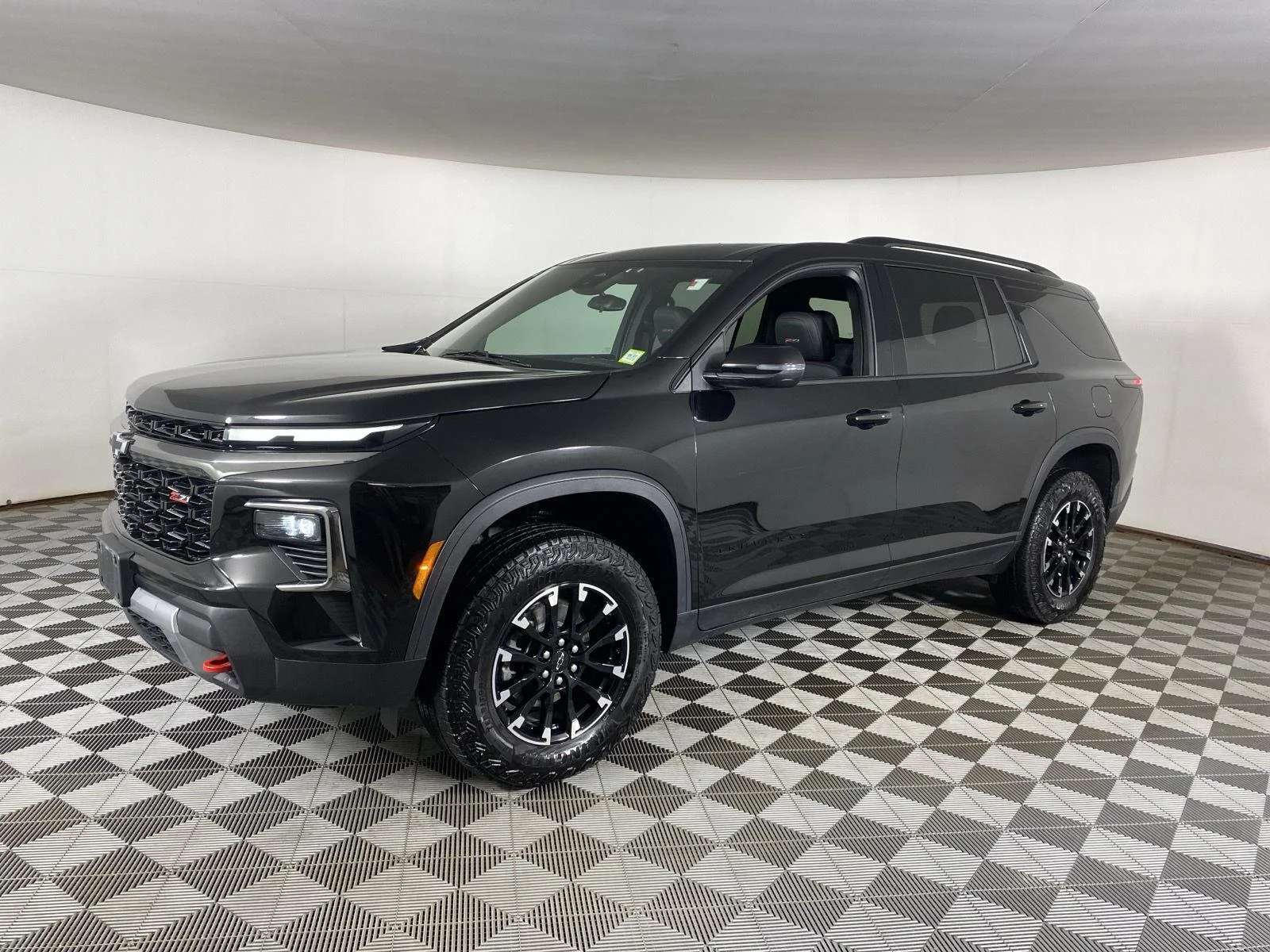 Used 2025 Mosaic Black Metallic Chevrolet AWD Z71 image 6