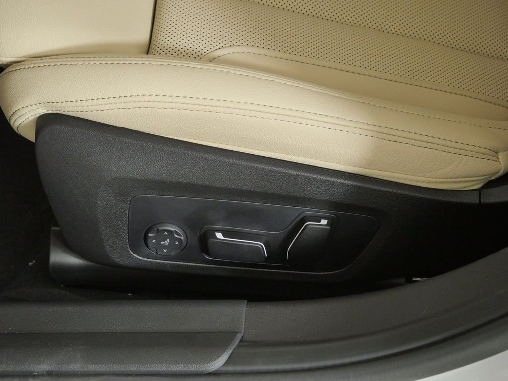 New 2026 Alpine White BMW 330i xDrive image 37