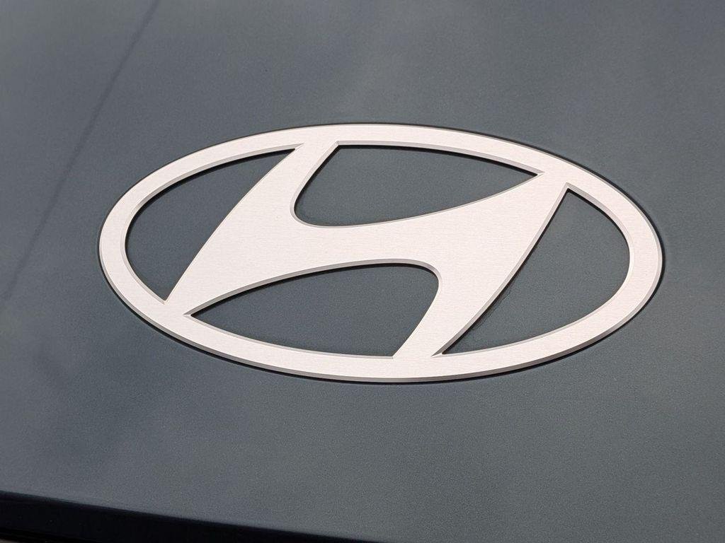 2025 Hyundai IONIQ 5 SE - Photo 28