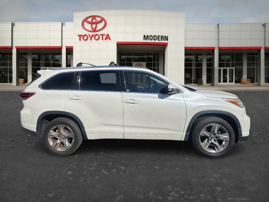 Used 2014 Blizzard Pearl Toyota Limited image 4