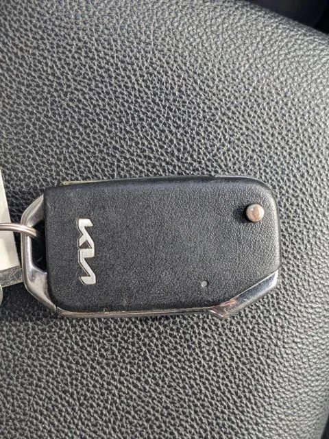 2023 Kia Forte LXS - Photo 28