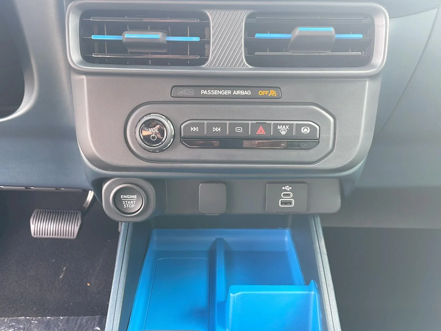 New 2026 Carbonized Gray Metallic Ford XLT image 20
